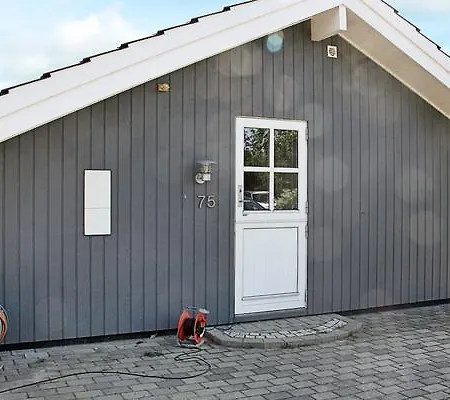 Three-bedroom Holiday In Stevns 3 Rødvig